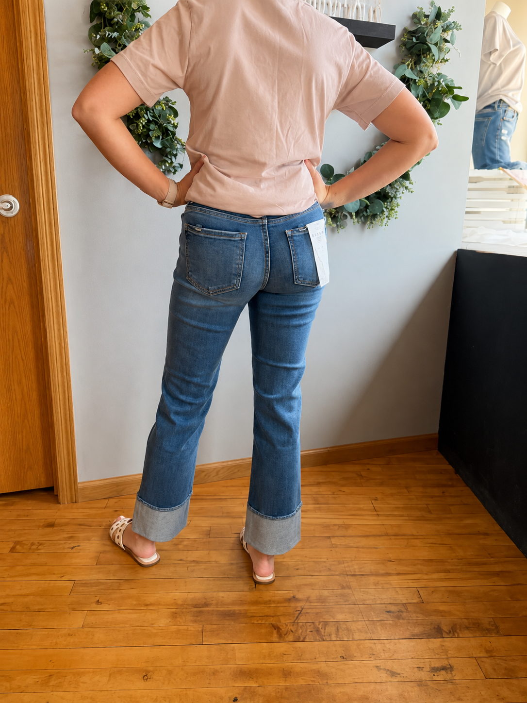 Mid Rise Cuffed Risen Jeans- Dark