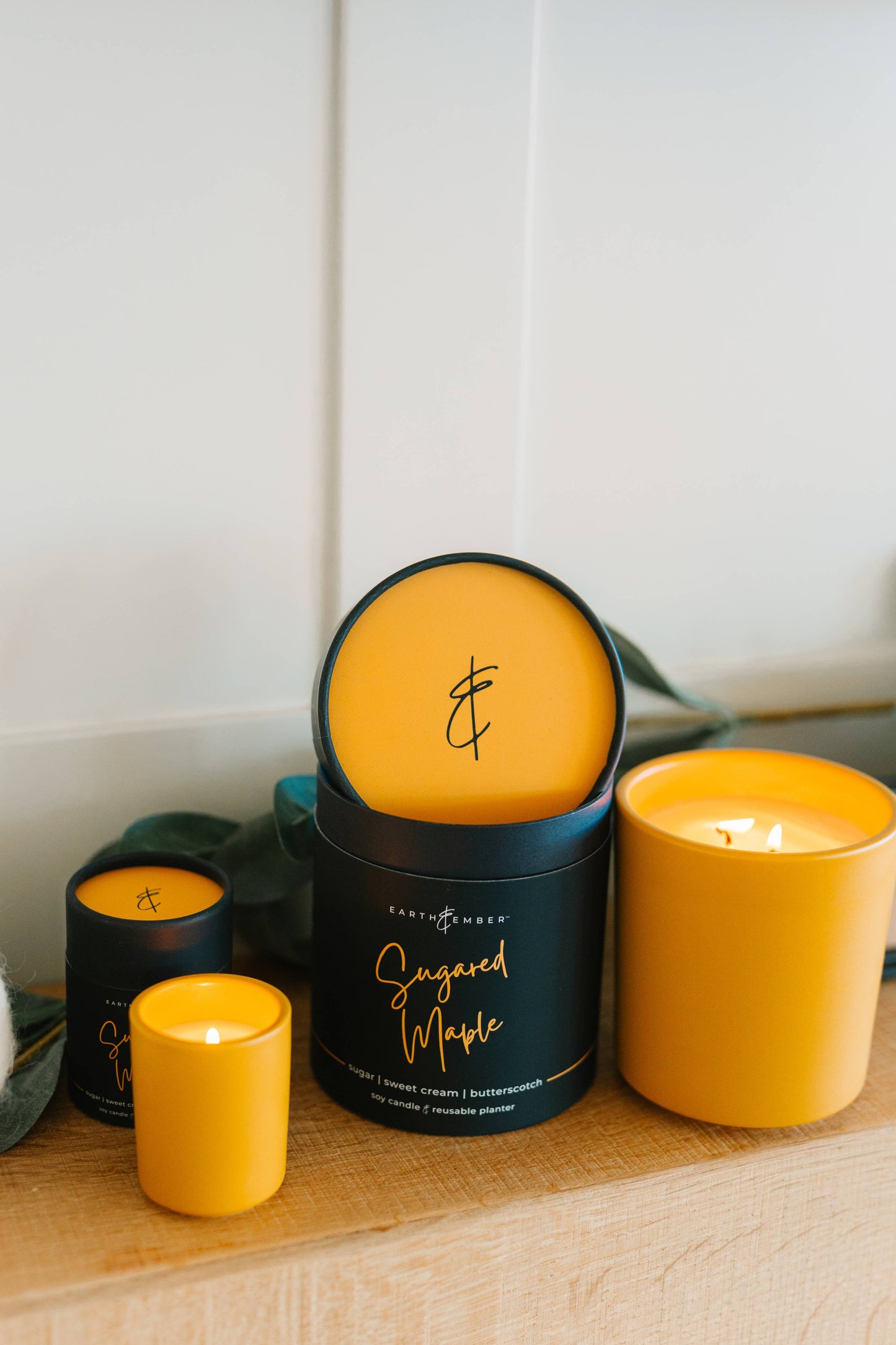Earth & Ember 13 oz Candle: Sugared Maple